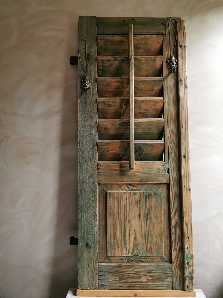 antiker Fensterladen - Garderobe