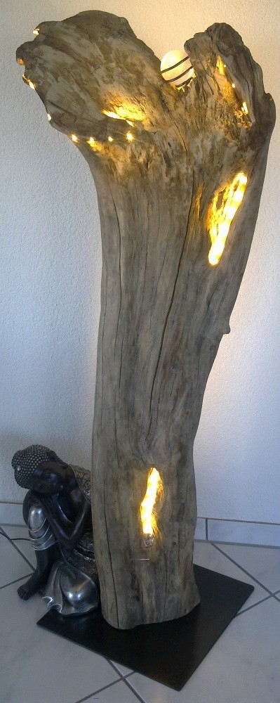 Ausstellungsfotos Schwemmholzlampen Atelier Holz Licht Evelyne