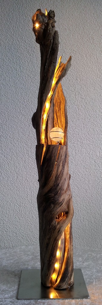 Ausstellungsfotos Schwemmholzlampen Atelier Holz & Licht