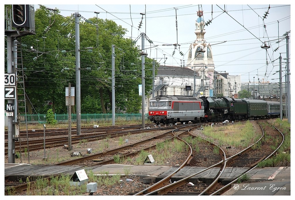 La BB 67475 et la 141 R 1199, arrivent en gare de Nantes.