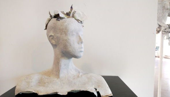 papierskulptur, weiß, Kopf und schulter, geld statt haare