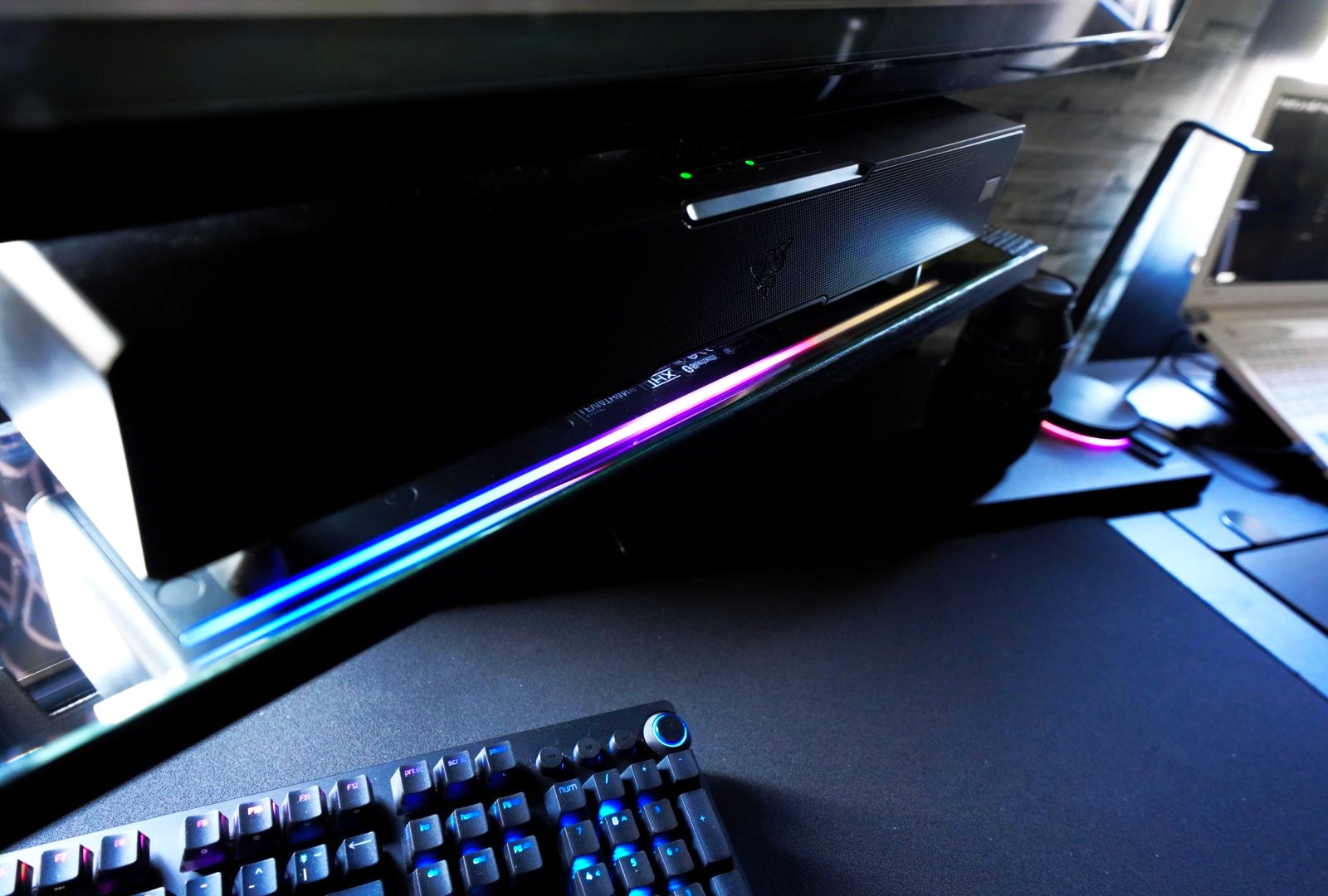 Razer Leviathan V2 X & 専用のLED反射ミラー Razer Leviathan V2 X & 専用のLED反射ミラー Razer Leviathan