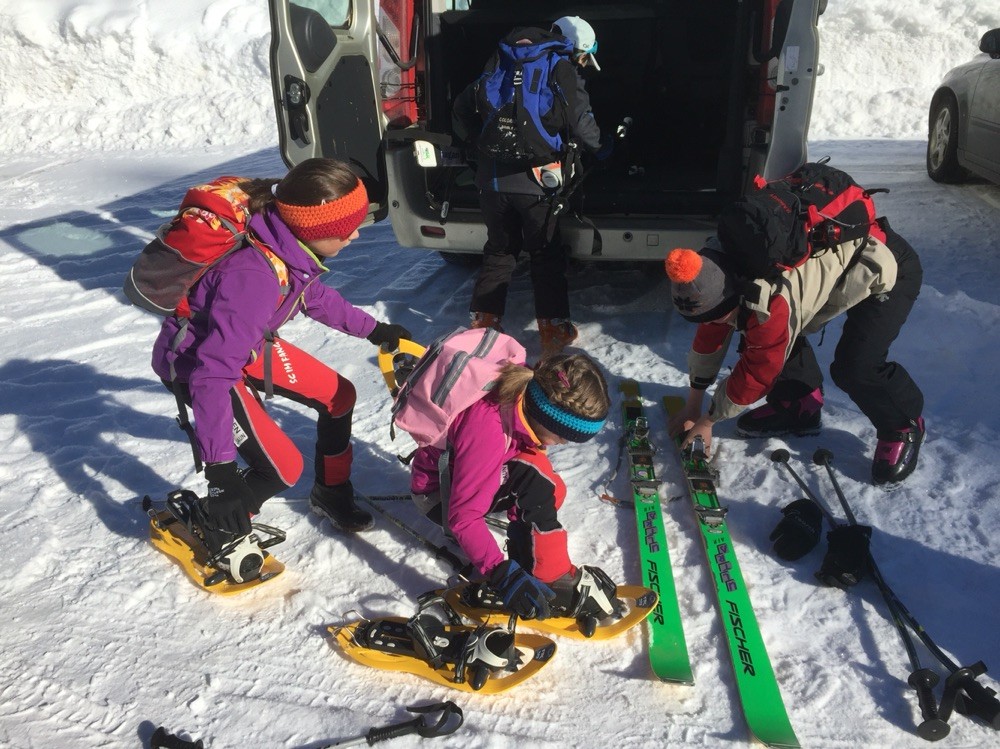 Sportag Schule Jaun 2016, Schneeschuh- und Tourenskiläufer