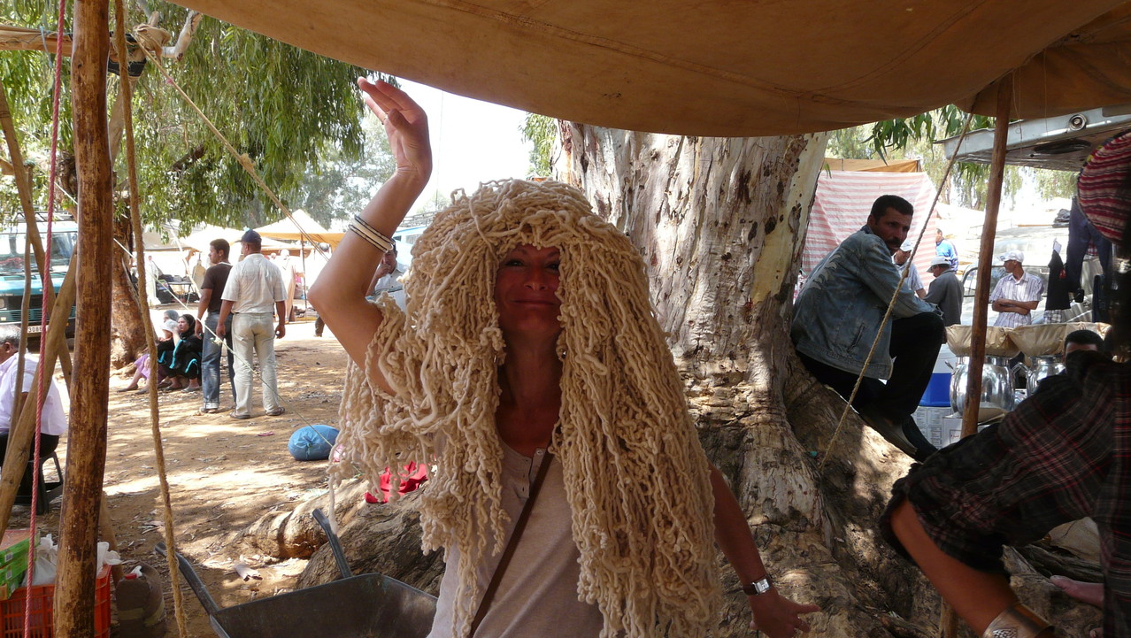 Achat de laine dans le souk de Sebt Jahjouh