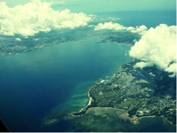 沖縄本島の上空からの写真