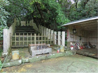 天神多久頭魂神社の祭壇上にて