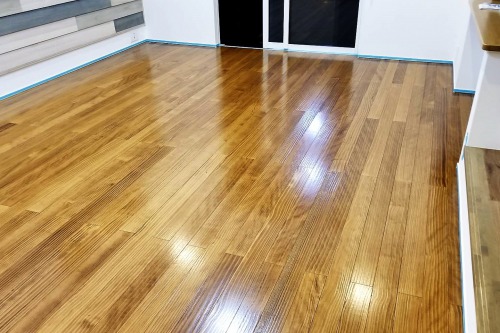 ガラスコーティング施工後の写真 ポラス様の物件 フローリングは ウッドワン:ピノアース・アンビエントフロアです。