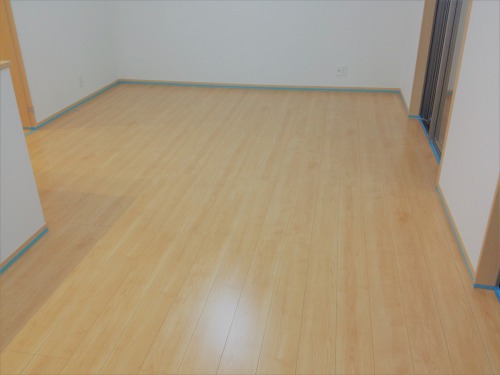 ガラス フロアコーティング 施工後の写真 飯田産業 様の物件 フローリングは 大建工業:サンロードアート です。