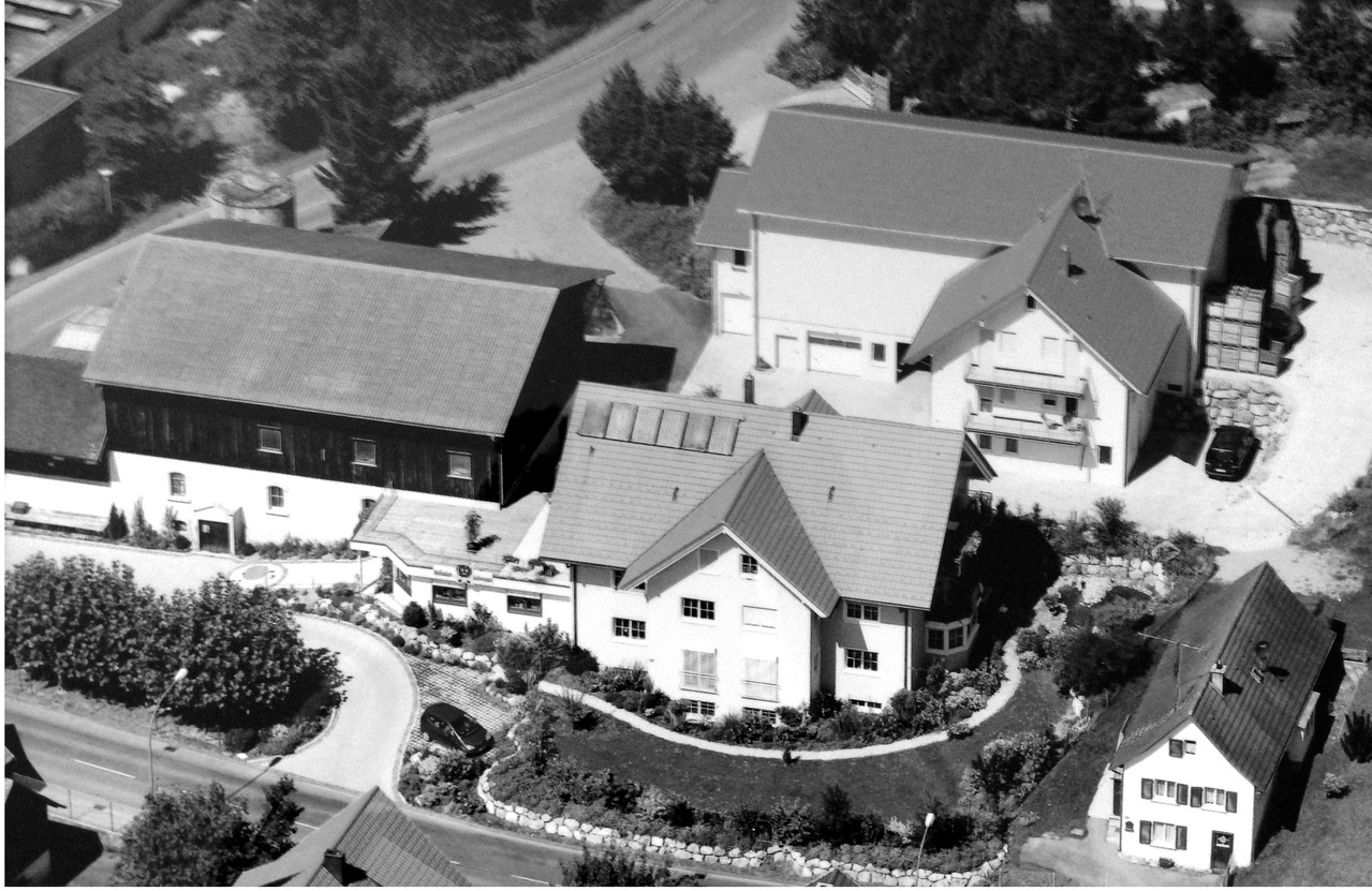 Willkommen - Obsthof Schweizer · Der Hofladen für Genießer