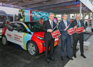 V.l.n.r. Nordrhein-Westfalens Wirtschaftsminister Andreas Pinkwart, E.ON-Vorstandsmitglied Karsten Wildberger und BDEW-Präsident Johannes Kempmann