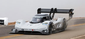 Der Elektro-Rennwagen I.D. R Pikes Peak wiegt inklusive seiner Batteriezellen weniger als 1.100 Kilogramm