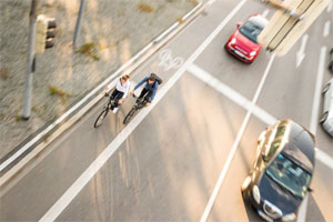 Insbesondere das E-Bike bietet eine große Chance, um den Verkehr vom Auto auf das Fahrrad zu verlagern.
