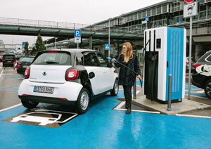Besuchern des Stuttgarter Flughafens stehen nun insgesamt 48 Ladepunkte für Elektro-Fahrzeuge zur Verfügung