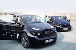 . Der Sono Sion bei einer Testfahrt in Turin. Mehr als 10.000 Menschen haben das Elektro-Auto bereits Probe gefahren.