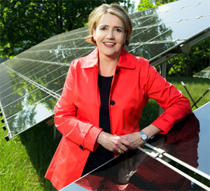 BEE-Präsidentin Dr. Simone Peter: „Wir brauchen neben dem weiteren Ausbau der Erneuerbaren Energien im Stromsektor auch klare Ausbaupfade im Wärme- und Verkehrssektor sowie die Kopplung dieser Sektoren“