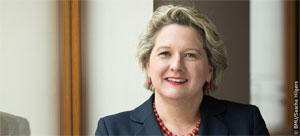 Bundesumweltministerin Svenja Schulze: "Das beste Mittel gegen Strafzahlungen ist, dass die Industrie mehr sparsame Autos und mehr Elektroautos verkauft“.