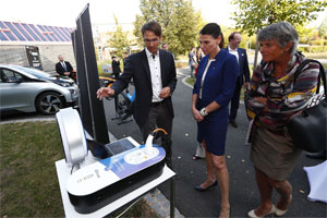 Das Zentrum hat vier wissenschaftliche Schwerpunkte: sichere High-Performance-Materialien, Grenzflächenphänomene und Transportprozesse, intelligente Batterien sowie vernetzte Batteriespeicher.