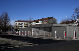 An den 20 Ladepunkten können in nur 30 Minuten bis zu 270 km an Reichweite aufgeladen werden