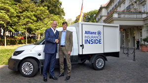 Jean-Marc Pailhol, Head of Group Market Management and Distribution, Allianz SE (links), und Prof. Dr.-Ing. Achim Kampker, CEO StreetScooter GmbH und Executive Vice President Elektromobilität, Deutsche Post DHL Group