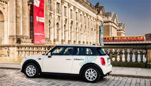 Durch die Bündelung wollen die Partner auch die Elektromobilität vorantreiben, indem sie elektrifizierte CarSharing-Fahrzeuge und den einfachen Zugang zu Lade- und Parkmöglichkeiten anbieten
