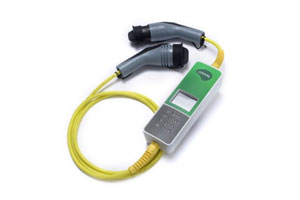 BayWa bietet ab sofort das „SmartCable“ von ubitricity an. Bild: ubitricity