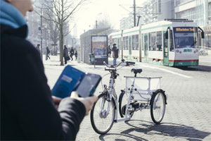 Das von Wissenschaftlern der Uni Magdeburg entwickelte, selbstfahrende E-Bike wird sich über eine Smartphone-App zu jedem beliebigen Standort rufen lassen