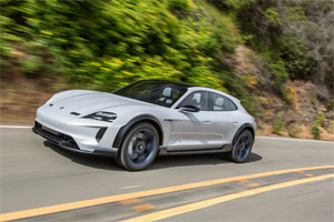Porsche hat sich für die Serienfertigung des Elektro-Sportwagens Mission E Cross Turismo entschieden