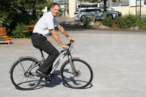 Der Fahrradsattel wird an die persönliche Anatomie und individuelle Wünsche angepasst.
