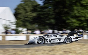 Dumas verbesserte beim Goodwood Hill Climb die Bestmarke für Elektro-Rennwagen aus dem Jahr 2013 um 3,48 Sekunden.