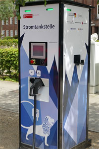 Bis 2020 soll in Sachsen-Anhalt mindestens alle 30 Kilometer ein öffentlich zugänglicher Elektro-Ladepunkt vorhanden sein