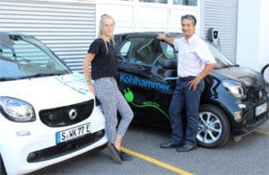 Mit den Elektro-Autos pendeln Mitarbeiter zwischen der Druckerei und dem Kohlhammer Verlag