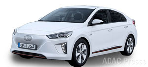 Der Spitzenreiter Hyundai Ioniq Elektro fährt enorm sparsam und begnügt sich bei den ADAC-Messungen mit 14,7 kWh auf 100 Kilometer
