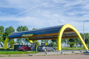2012 hat Fastned die Konzessionen für den Verkauf von Strom an Elektro-Autos für 201 der insgesamt 245 Raststätten entlang der niederländischen Autobahnen erworben.