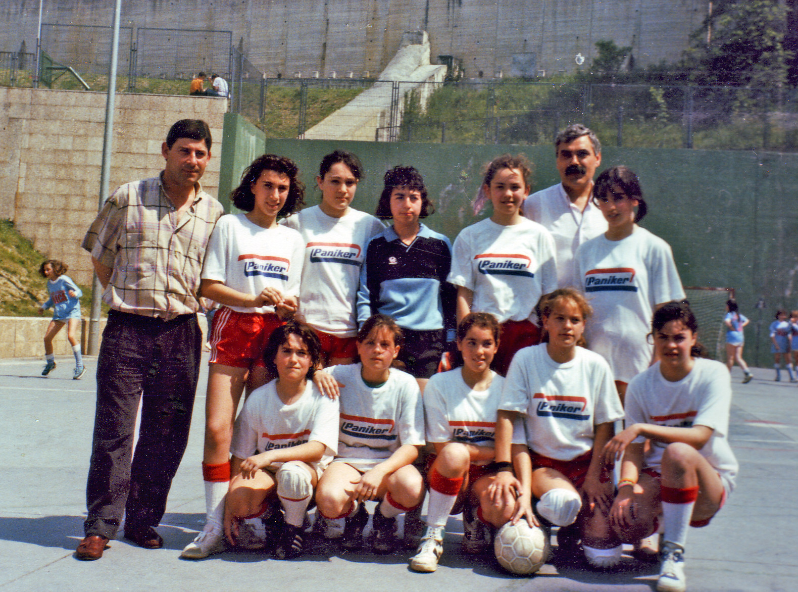 1988 Primer Equipo femenino futbito Colegio San Juan Bosco contra C.P. Zurbaran