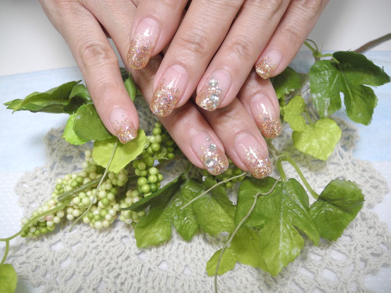 ラメグラが 美しい 10円 ラピッドネイル