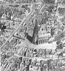 vue de la vieille ville après les bombardements de 1944