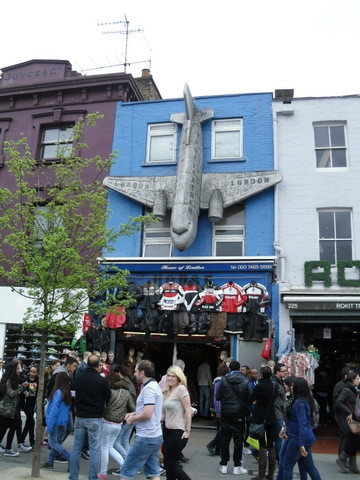 カムデン・タウン駅前商店街