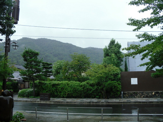 渡月橋への道中のお寺１