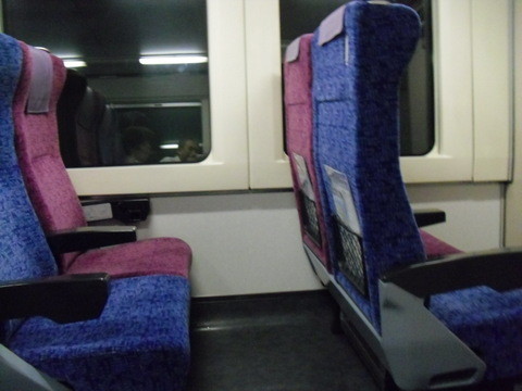 岡山駅から四国の高松に行く電車・車内２