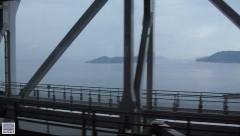岡山駅から四国の高松に行く電車・車窓からの瀬戸内海の景色4
