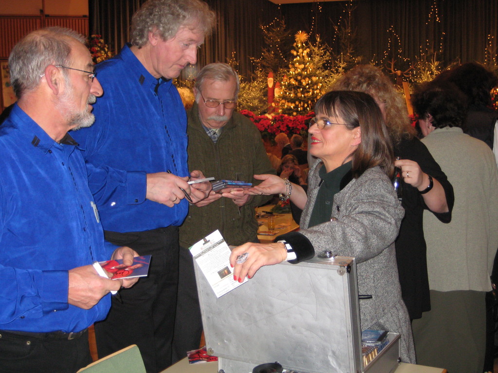 Weihnacht der Stars  Autogramme fernab der Heimat