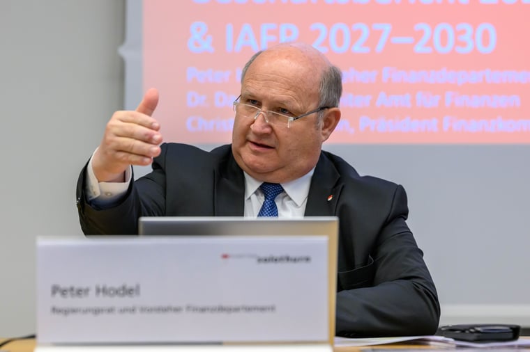«Vorsichtig mit unseren Mitteln umgehen»: Finanzdirektor Peter Hodel äussert sich zur Rechnung 2025