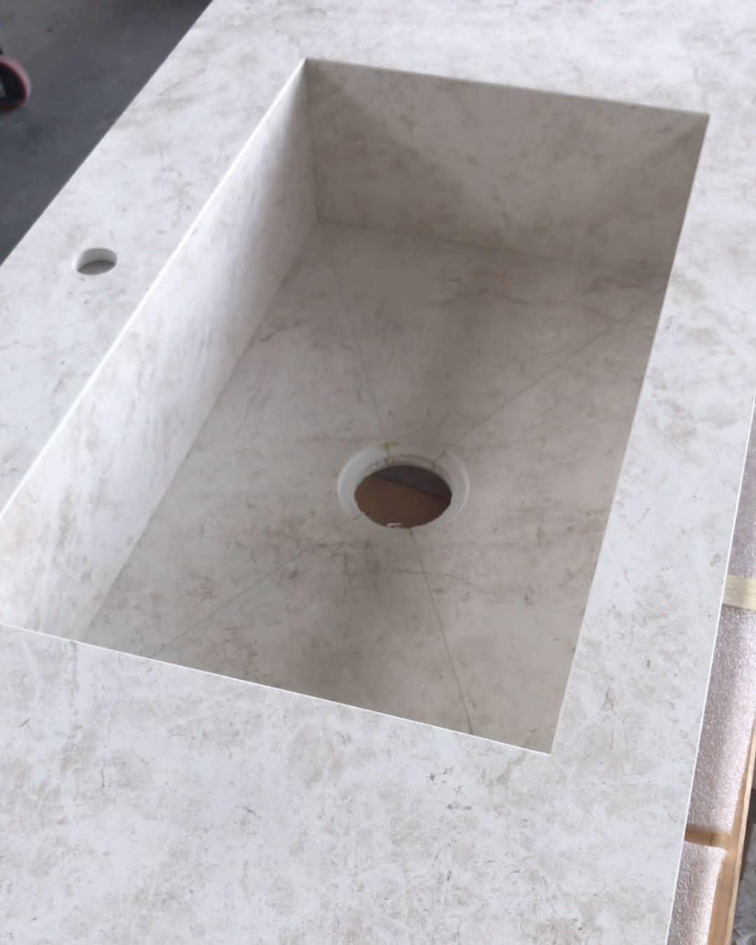Lavandino integrato in cream prestige