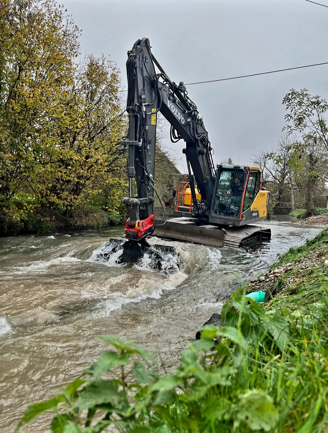 Unsere Bagger sind mit Bioöl befüllt