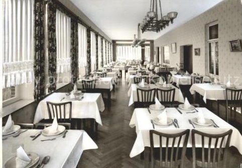 Speisesaal im Hotel , hier wurden tägl. drei Mahlzeiten serviert, um 1959
