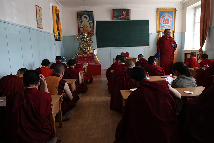The buddhist classroom THE HUMAN PERSPECTIVE
