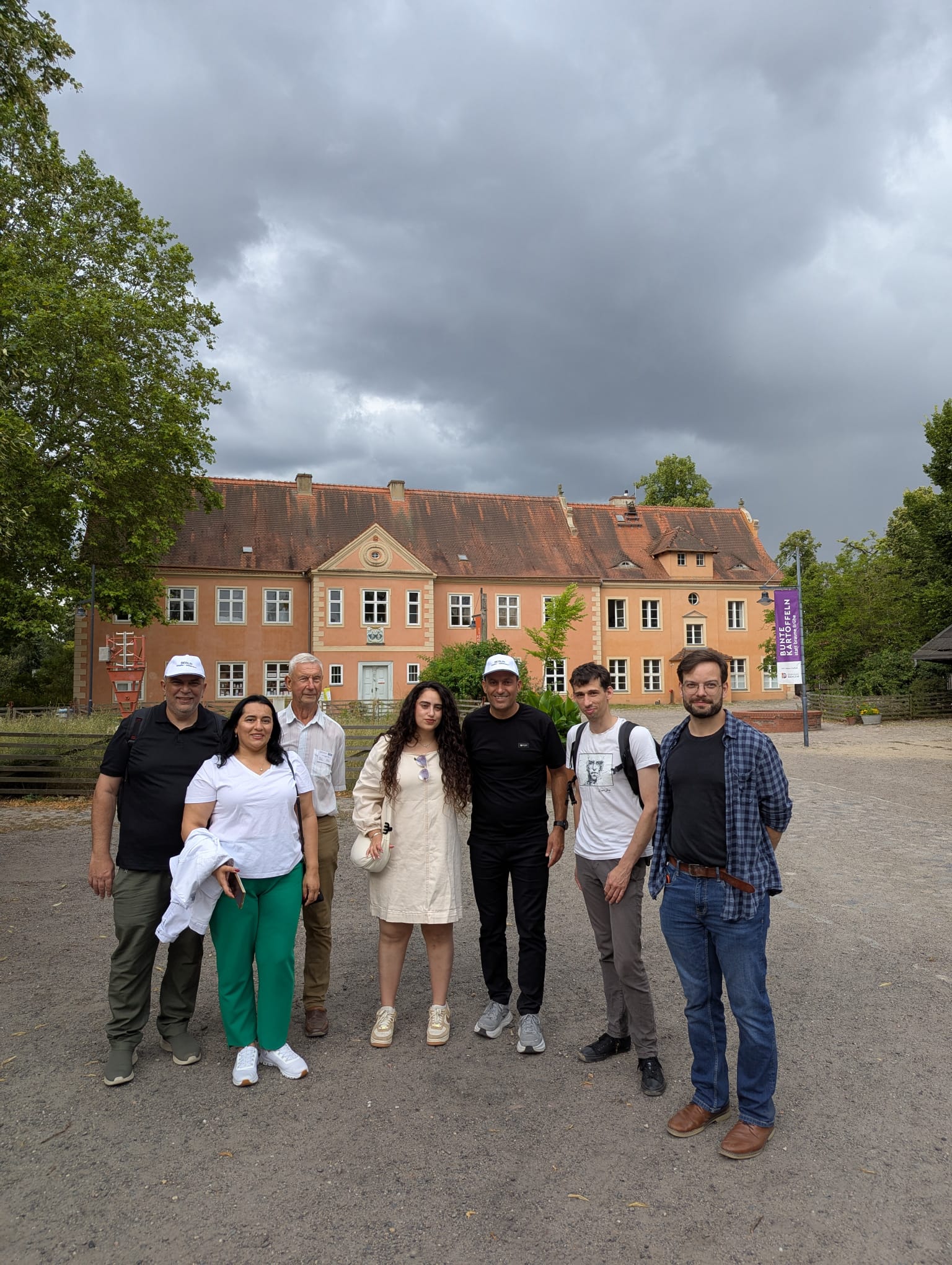Die Delegation aus Sderot besucht die Domäne Dahlem