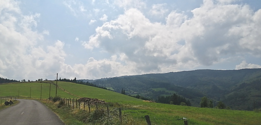 Rundblick von unserer Unterkunft Les Fôts
