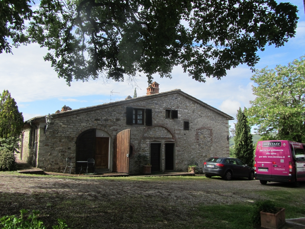 Nebenhaus mit Restaurant