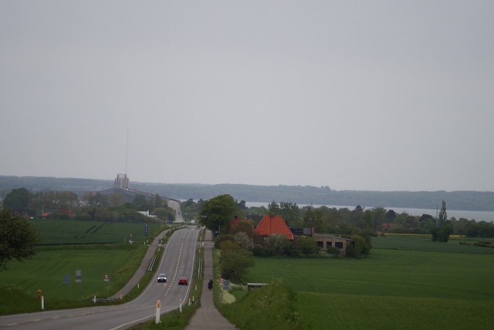 Über die Brücke noch, dann ist Feierabend - und es schifft